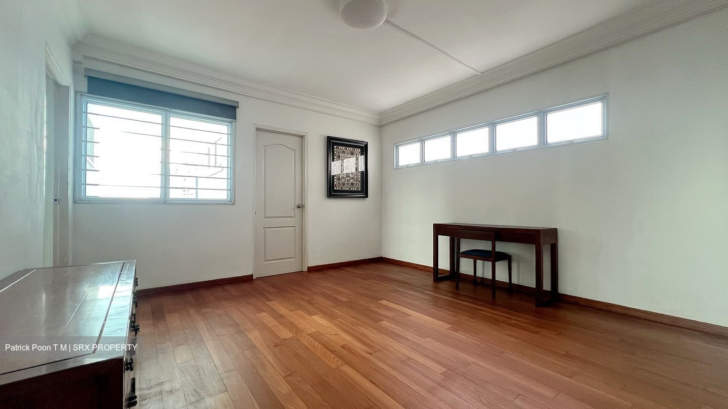 Blk 216 Jurong East Street 21 (Jurong East), HDB Executive #550801111